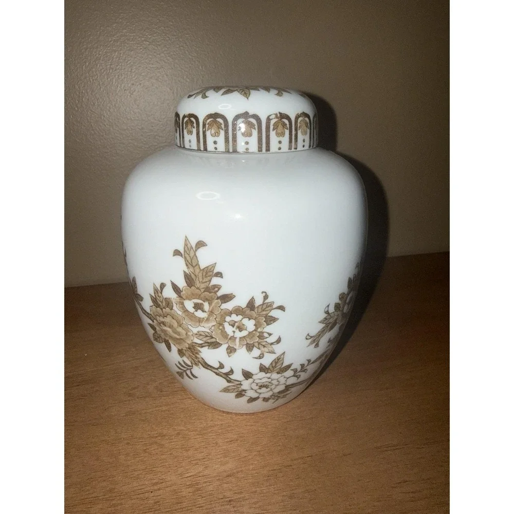 Vintage White Porcelain Ginger Jar Tan Gold Floral Chinoiserie Vase w/ Lid 5.5